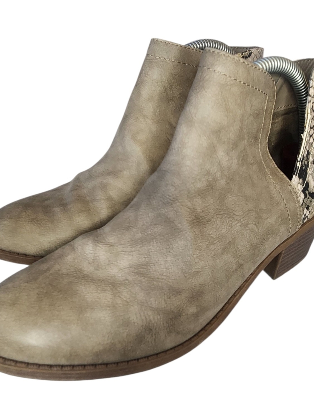 STEVE MADDEN LUNAA ANKLE WOMEN BEIGE BOOTS SIZE 5 The STEVE MADDEN LUNAA